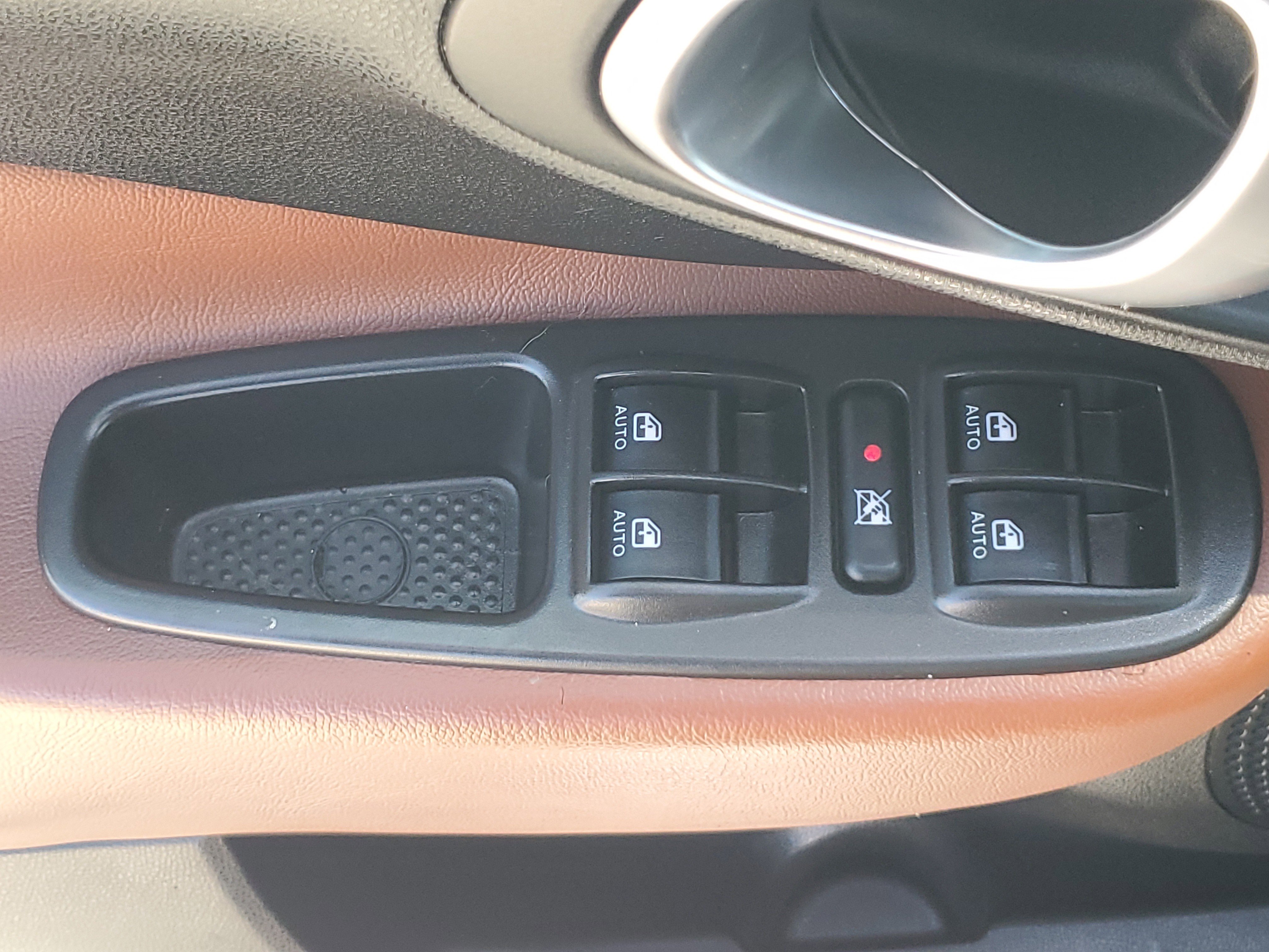 Used 2014 FIAT 500L Trekking image 15