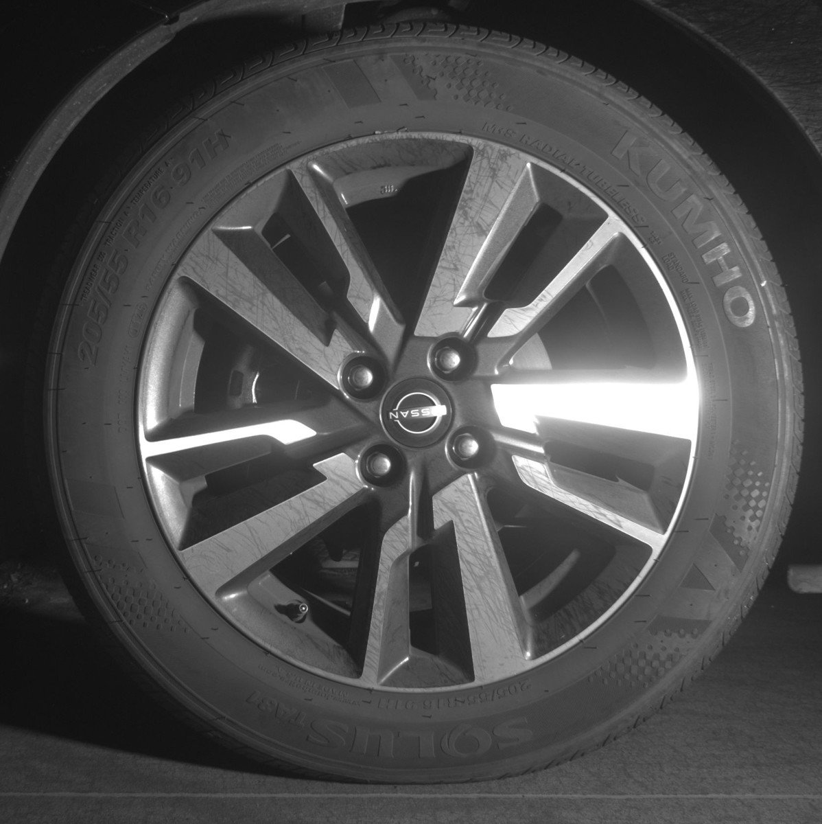 Used 2025 Nissan Versa SV image 12