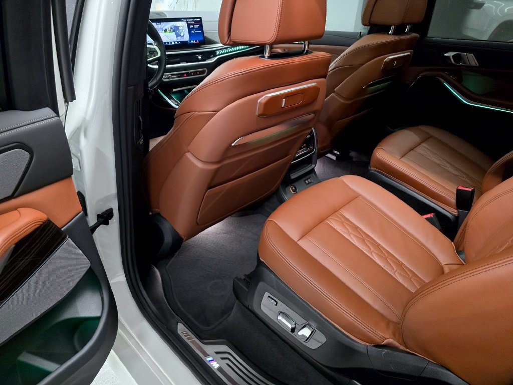 Used 2025 BMW X7 M60i w/ Executive Package AWD/4WD image 33