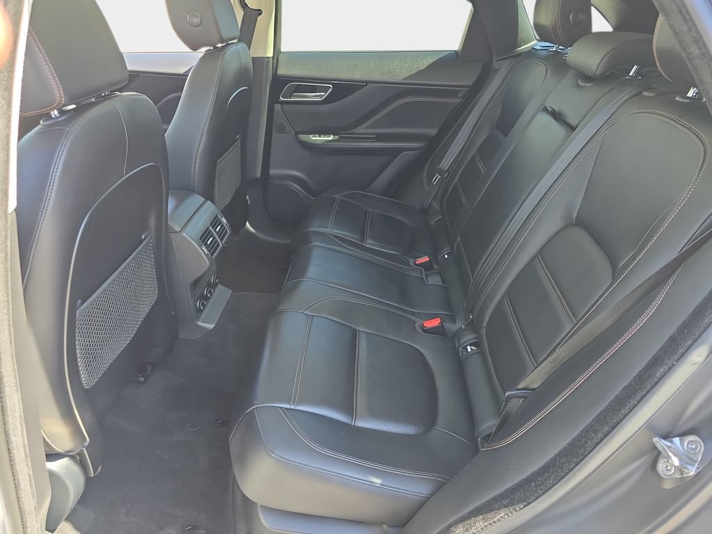 Used 2019 Jaguar F-PACE Prestige AWD/4WD image 17