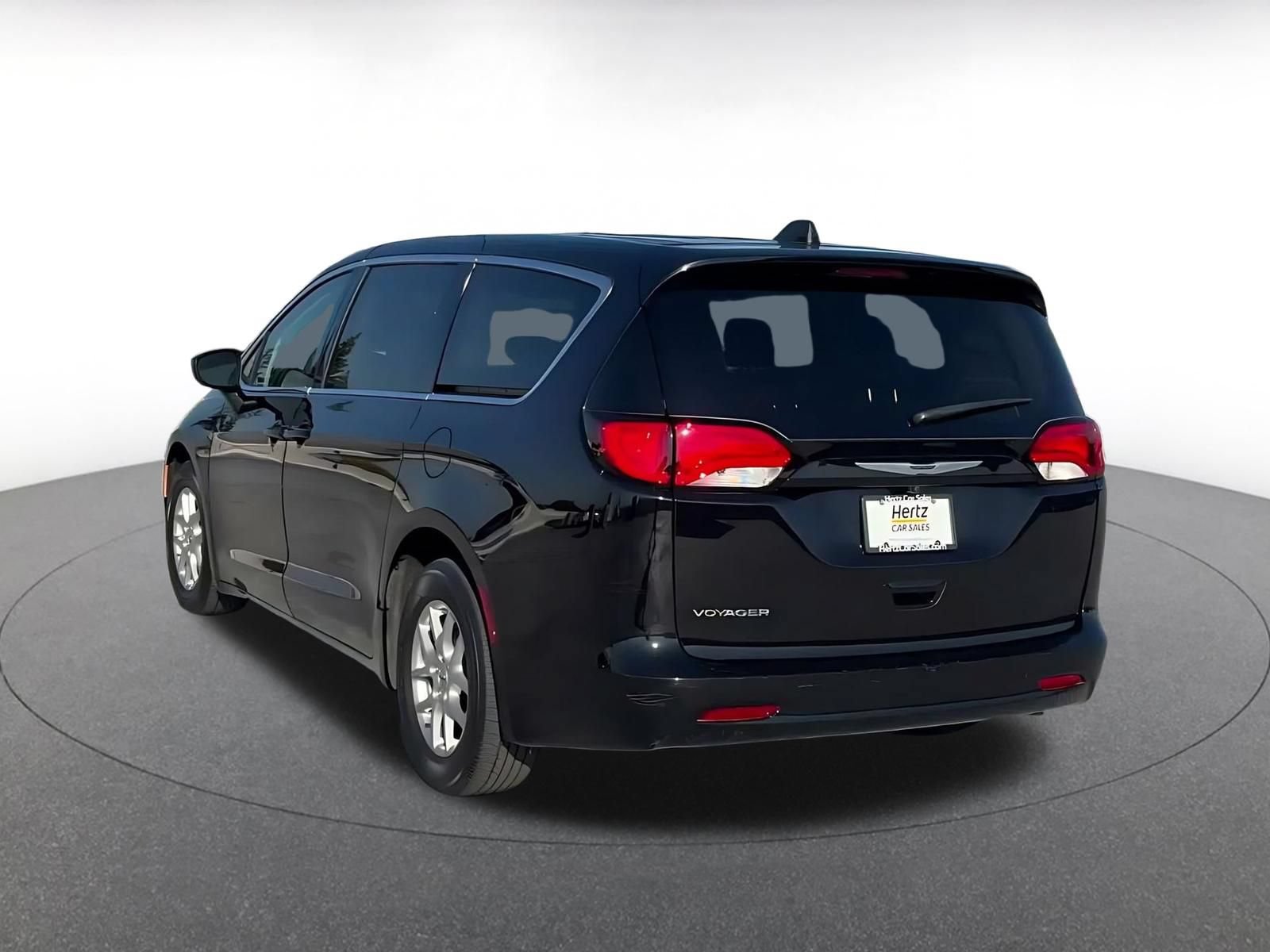 Used 2024 Chrysler Voyager LX FWD image 10