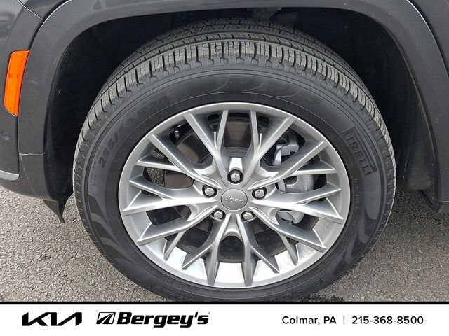 Used 2025 Jeep Grand Cherokee L Summit AWD/4WD image 10