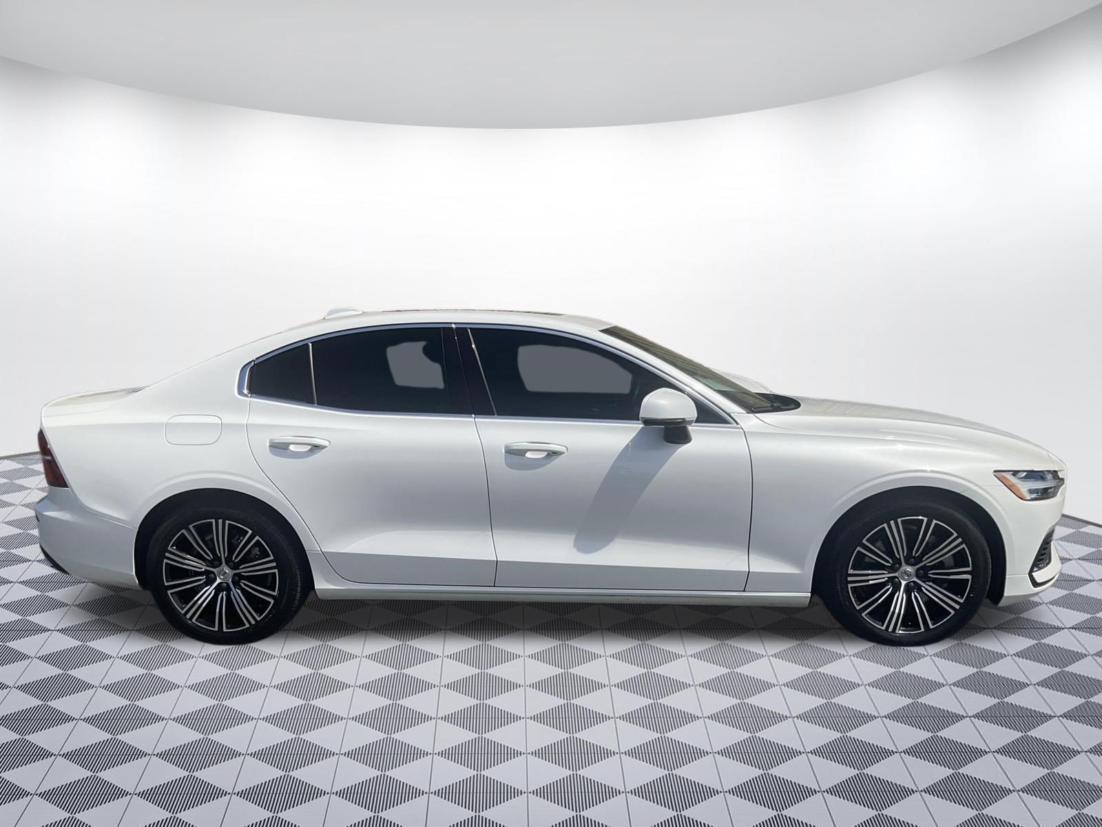 Used 2021 Volvo S60 T8 Inscription AWD/4WD image 2