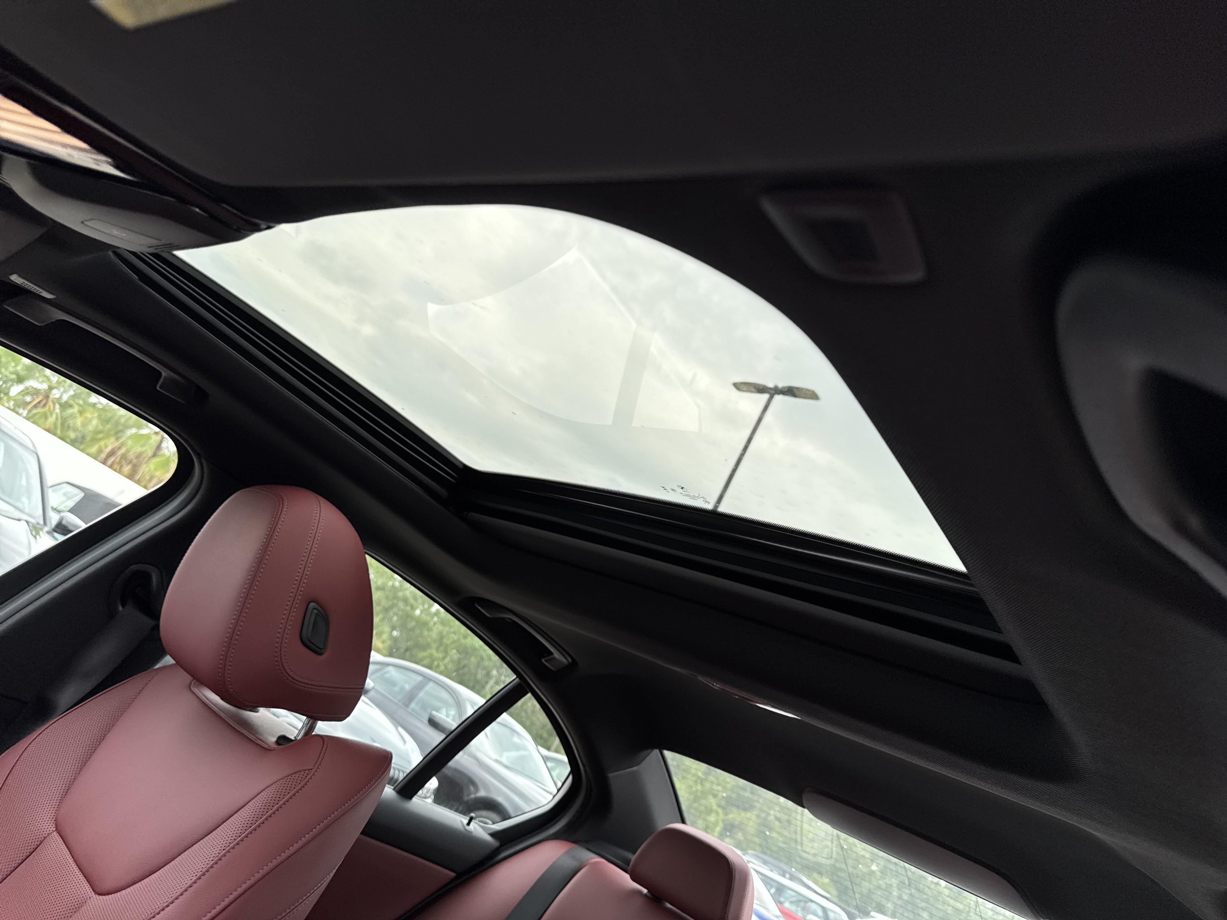 New 2026 BMW 330i Sedan w/ M Sport Package RWD image 23