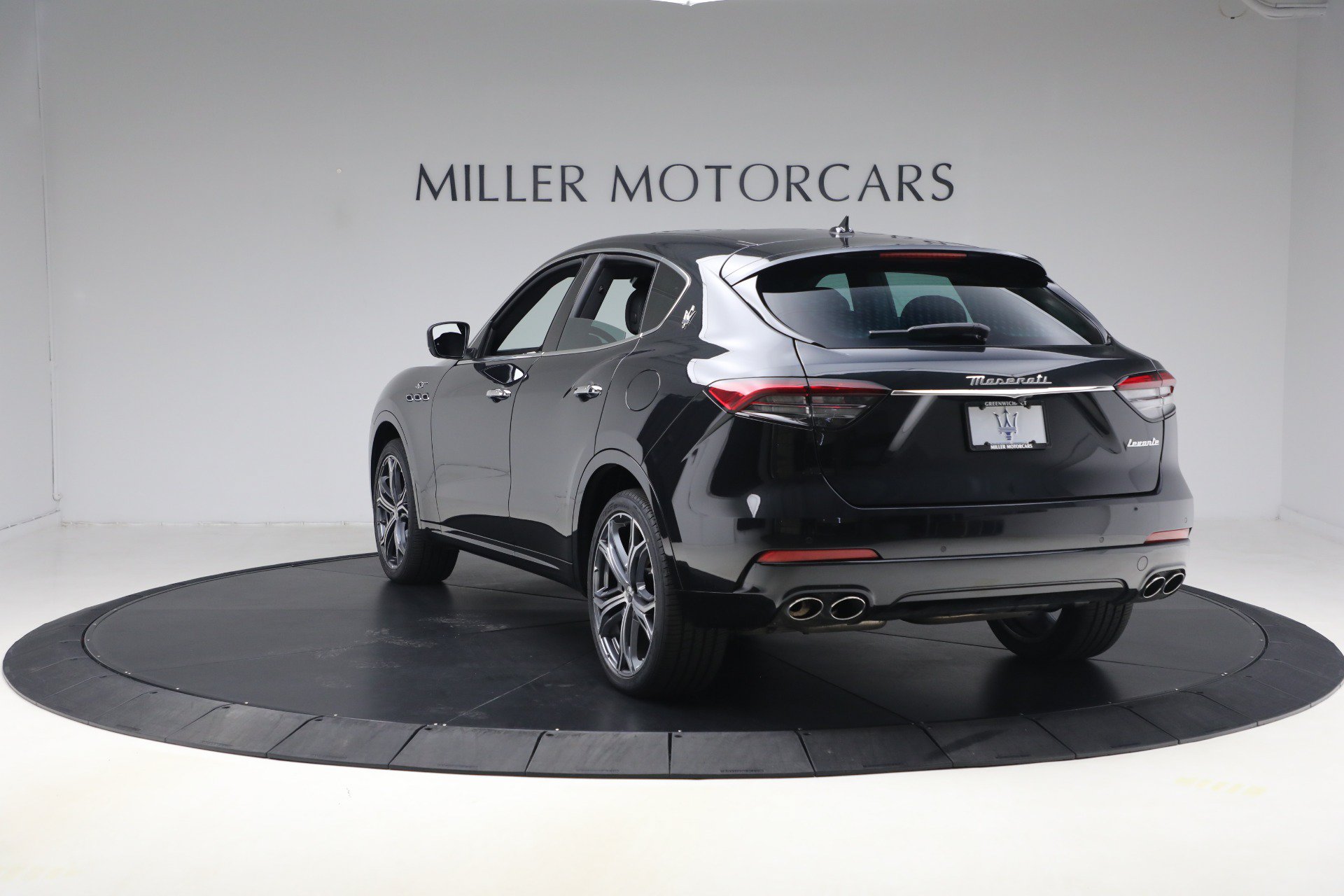 Certified 2023 Maserati Levante GT AWD/4WD image 5