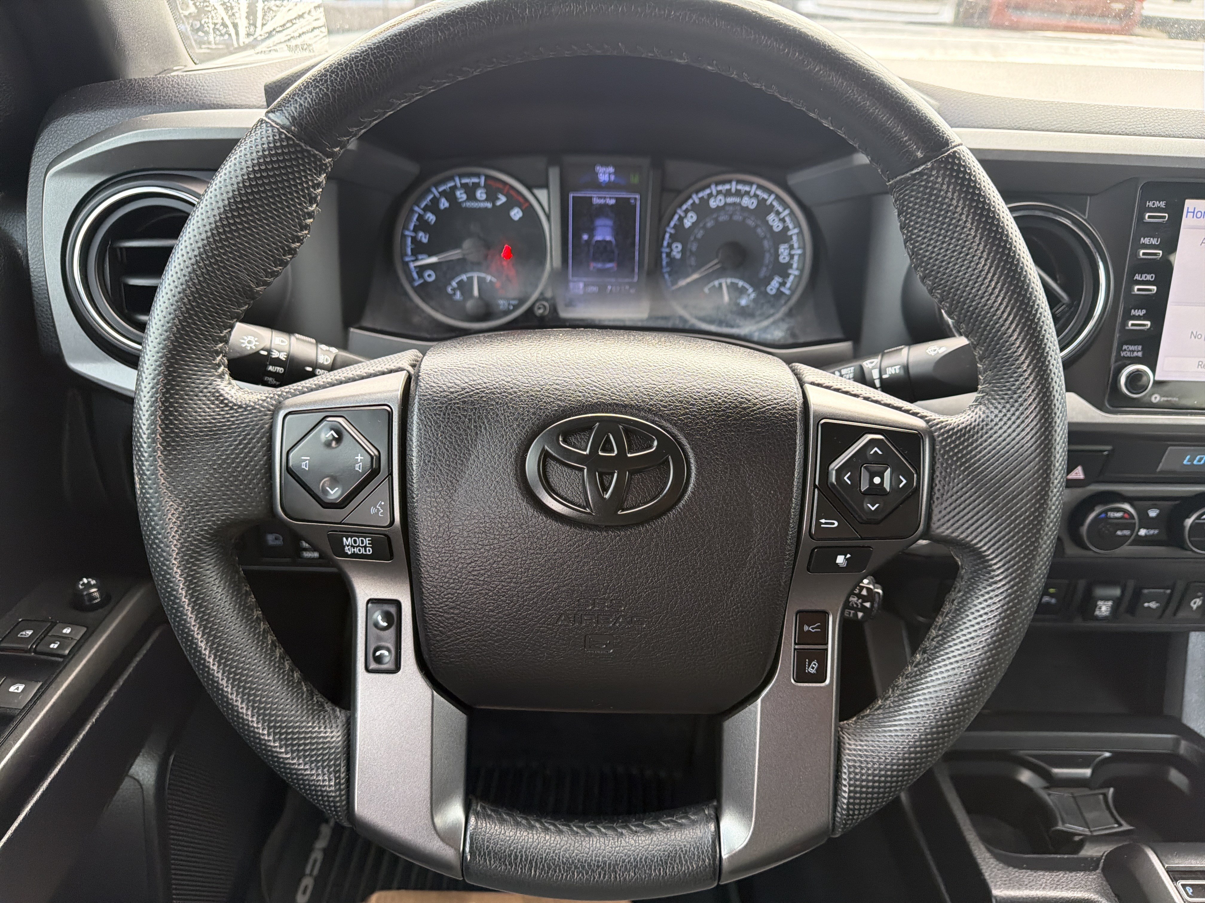 Used 2021 Toyota Tacoma TRD Off-Road w/ Technology Package AWD/4WD image 9