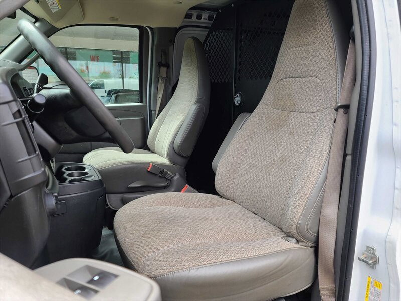 Used 2018 GMC Savana 2500 Extended w/ Driver Convenience Package RWD image 8