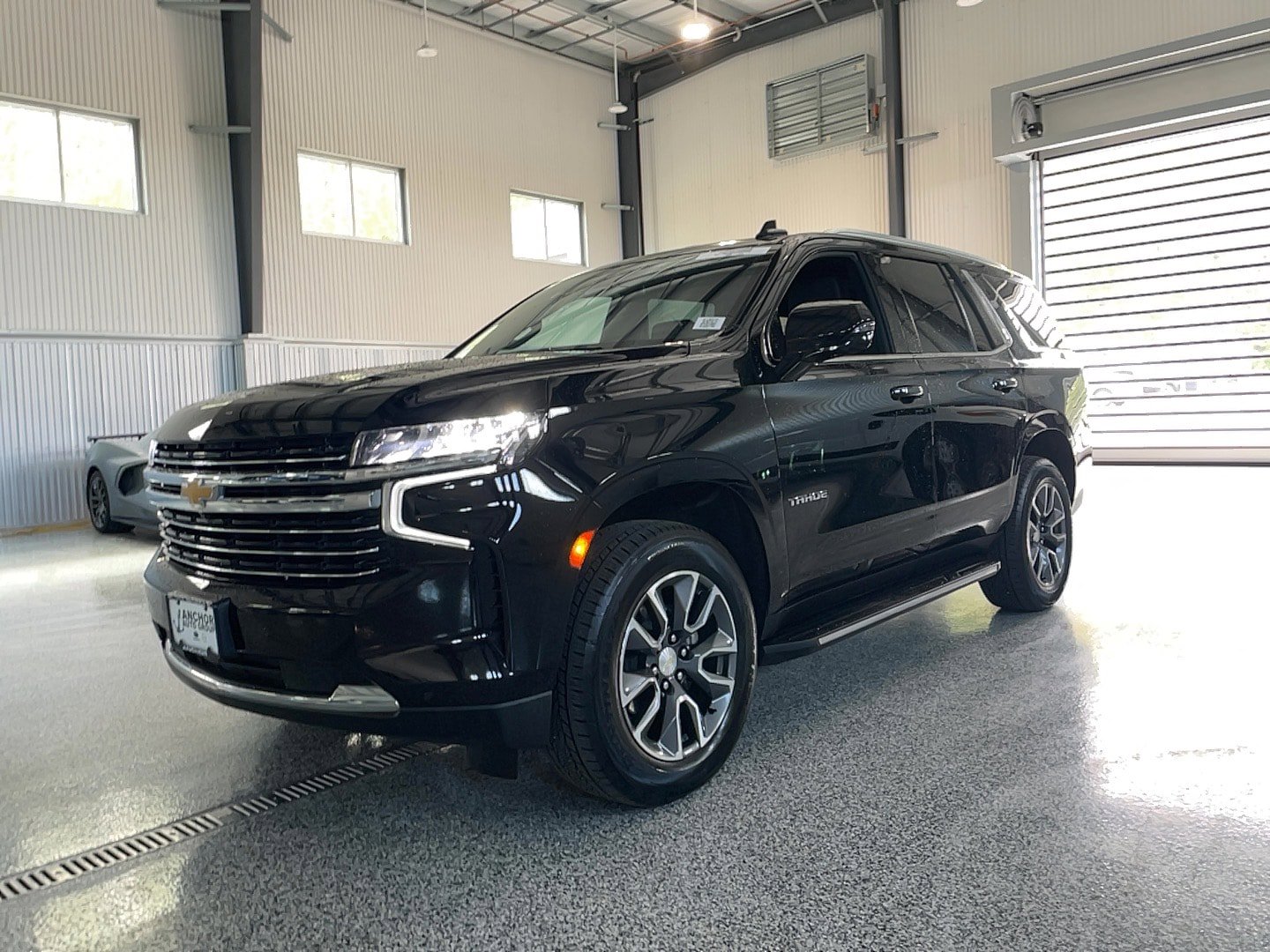 Used 2021 Chevrolet Tahoe LT w/ LT Signature Plus Package AWD/4WD image 2