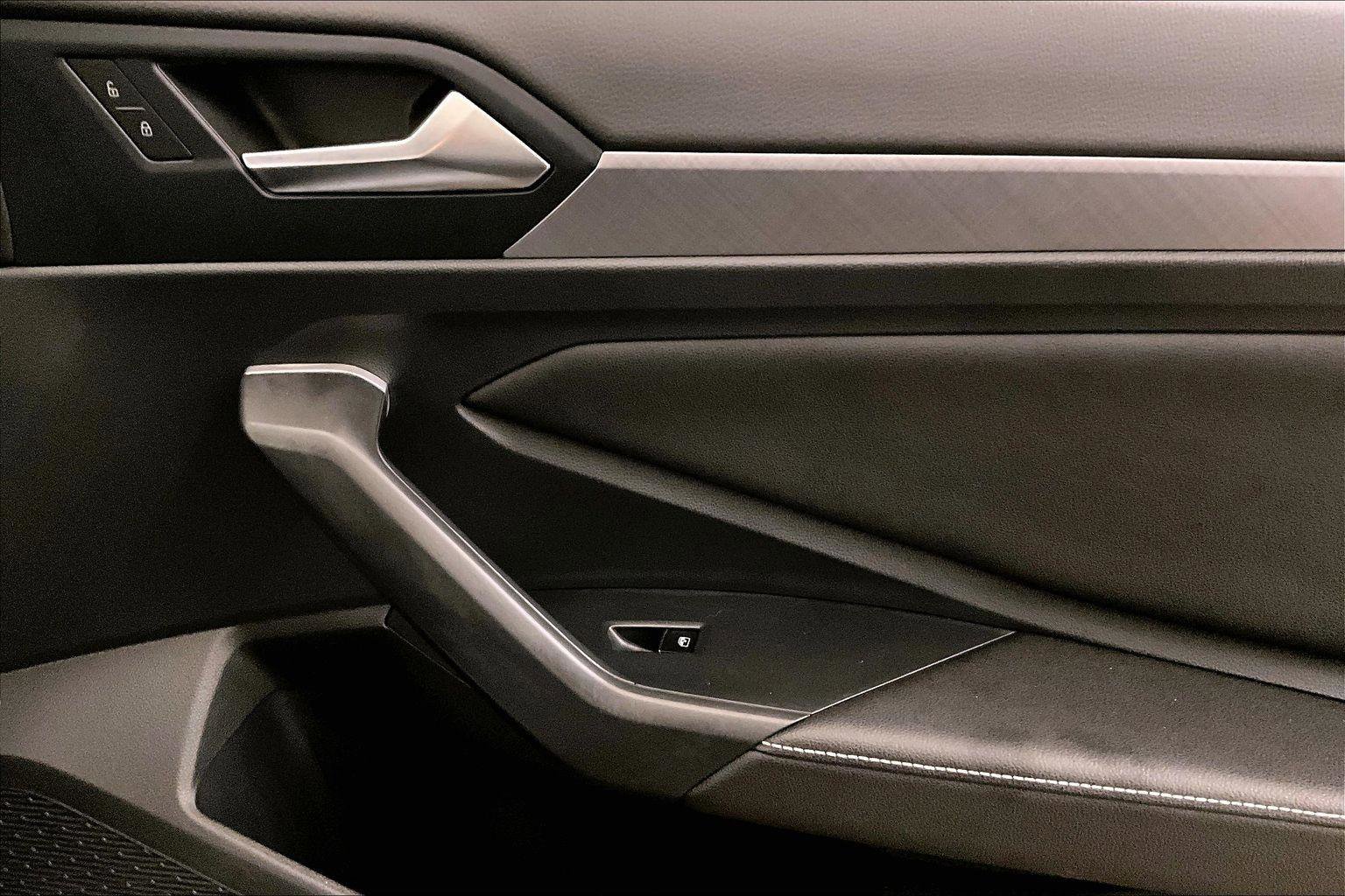 Used 2024 Volkswagen Jetta SE image 23