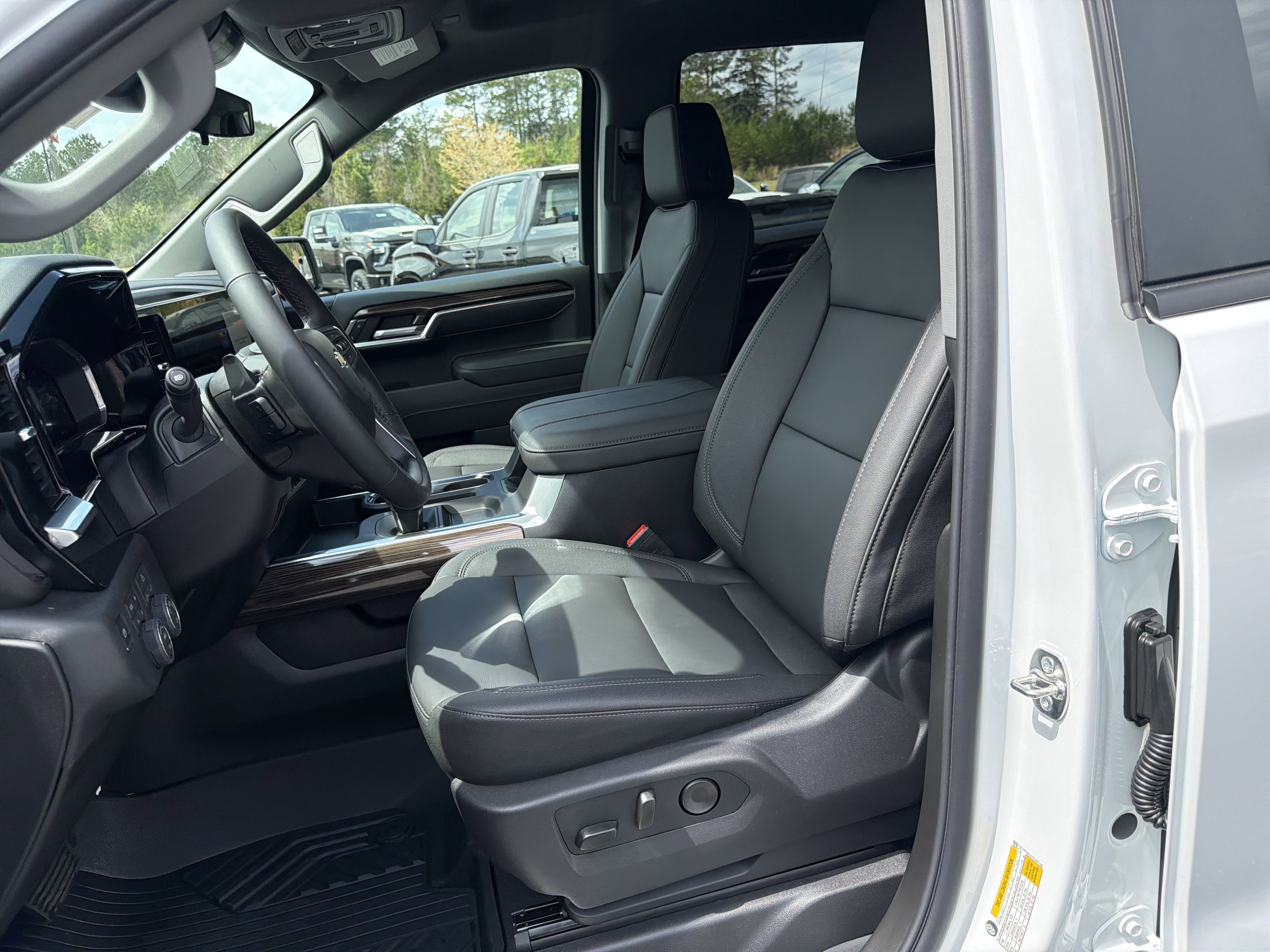 New 2026 Chevrolet Silverado 1500 LT w/ Z71 Off-Road Package image 9