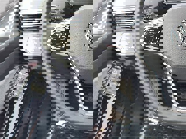 New 2025 Volkswagen ID.4 Pro image 25