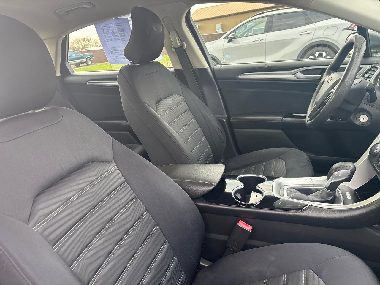 Used 2016 Ford Fusion SE image 8
