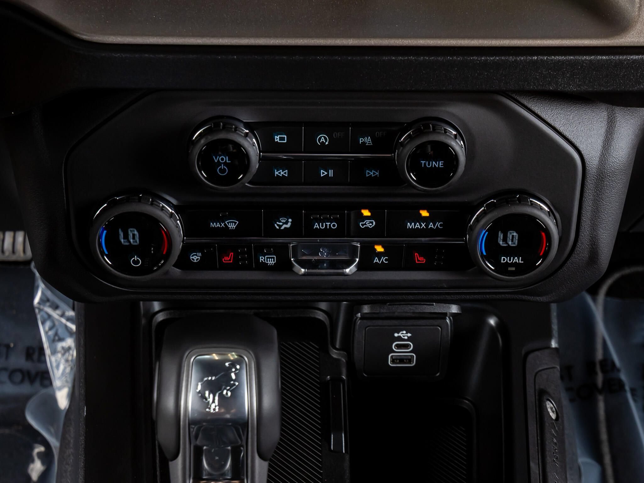 Used 2026 Ford Bronco Outer Banks AWD/4WD image 24