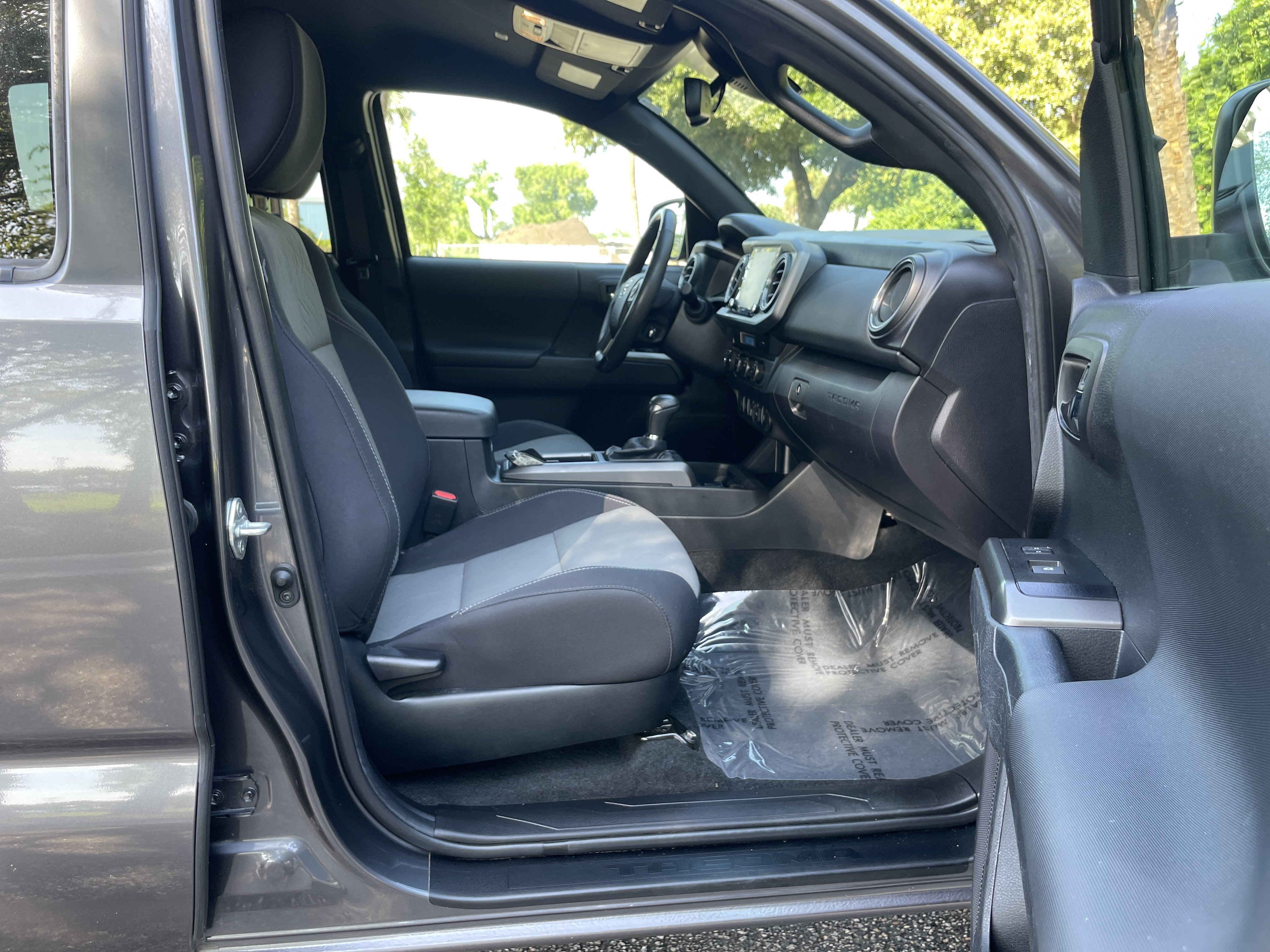 Used 2022 Toyota Tacoma TRD Sport w/ Technology Package AWD/4WD image 31