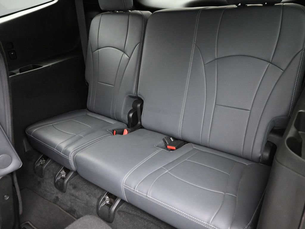 Used 2024 Buick Enclave Premium image 17