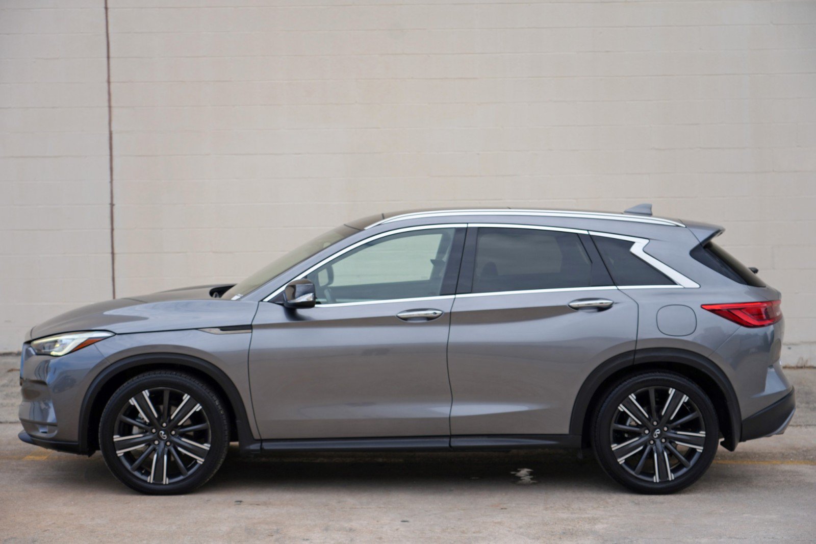 Used 2021 INFINITI QX50 Luxe w/ Appearance Package AWD/4WD image 49