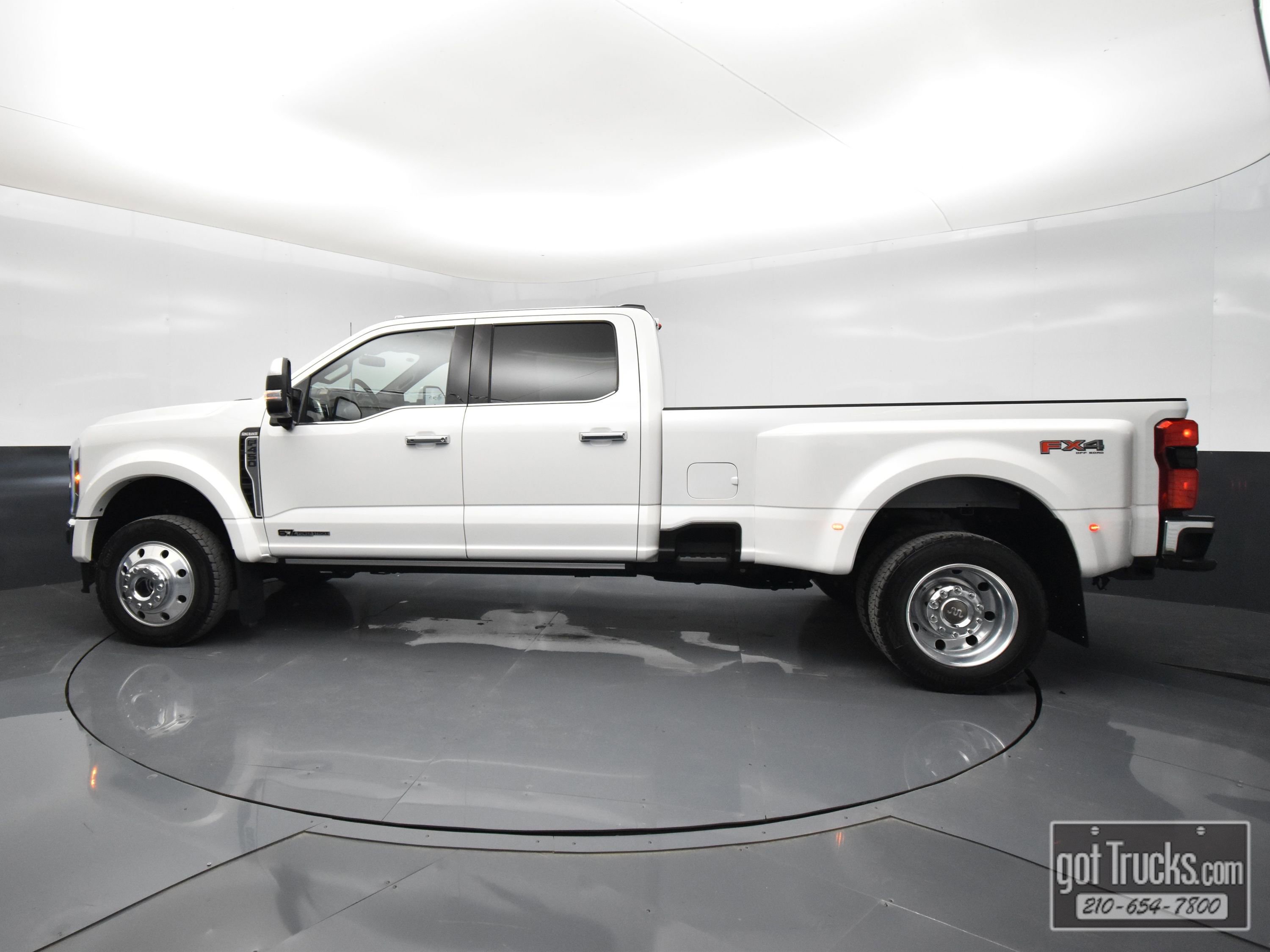 Used 2025 Ford F450 King Ranch w/ Chrome Package image 3