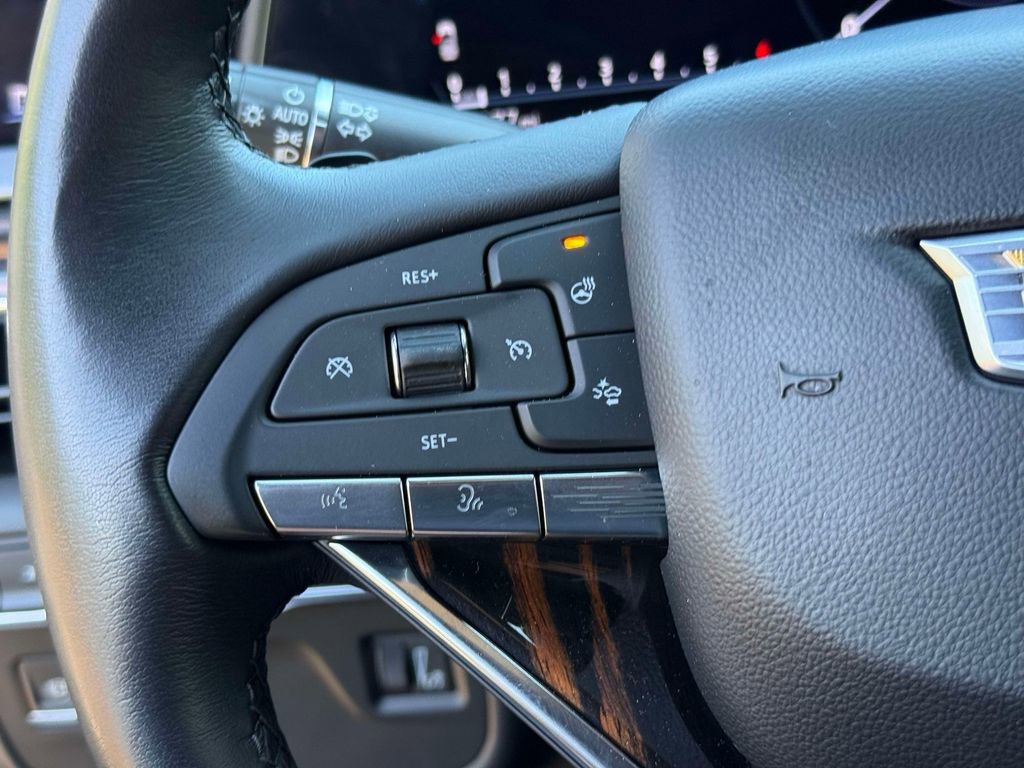 Used 2024 Cadillac Escalade ESV Luxury image 33