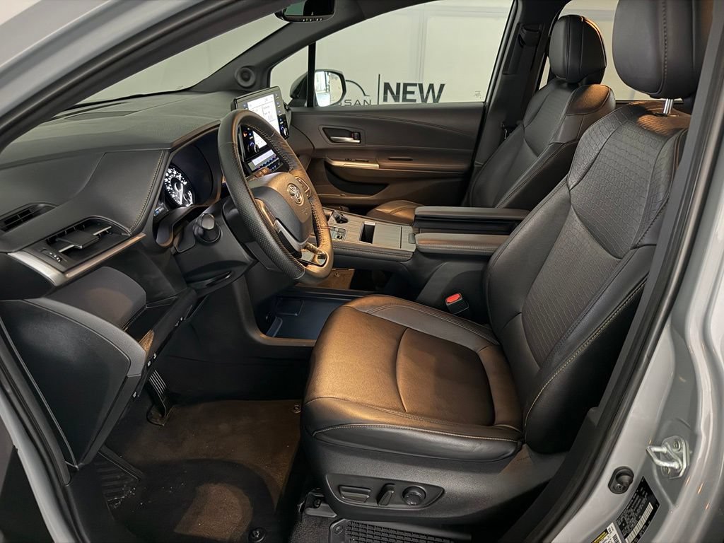 Used 2023 Toyota Sienna XLE Woodland Edition AWD/4WD image 19