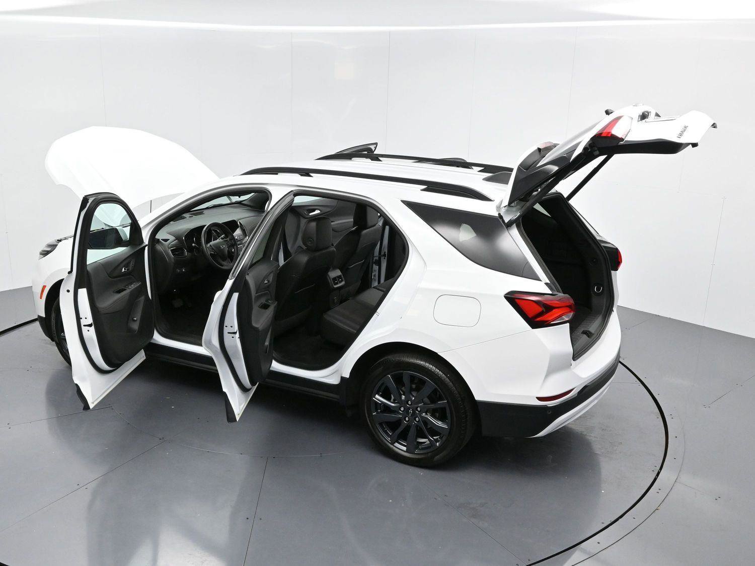 Used 2023 Chevrolet Equinox RS image 38