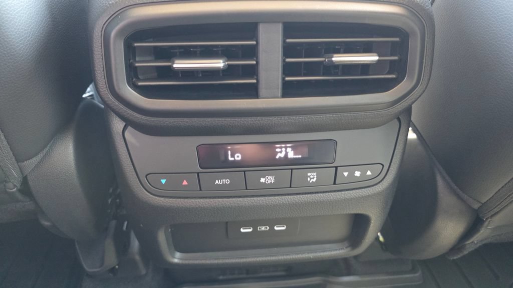 Certified 2025 Honda Pilot Touring image 28