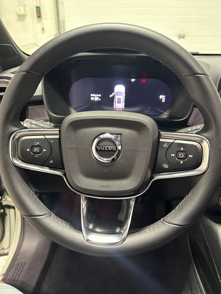 Used 2023 Volvo XC40 Recharge Ultimate AWD/4WD image 13