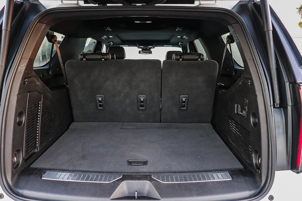 Used 2023 Chevrolet Suburban RST w/ Luxury Package RWD image 28