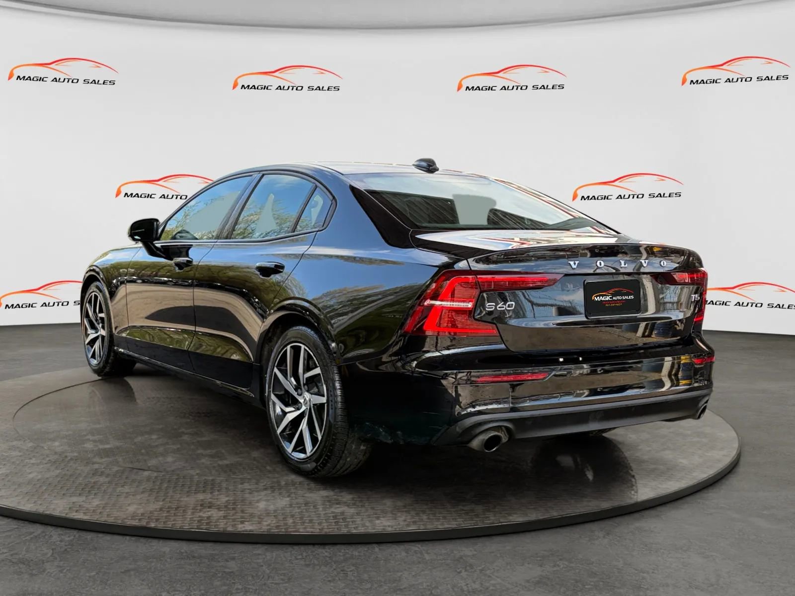 Used 2020 Volvo S60 T5 Momentum w/ Protection Package Premier image 6