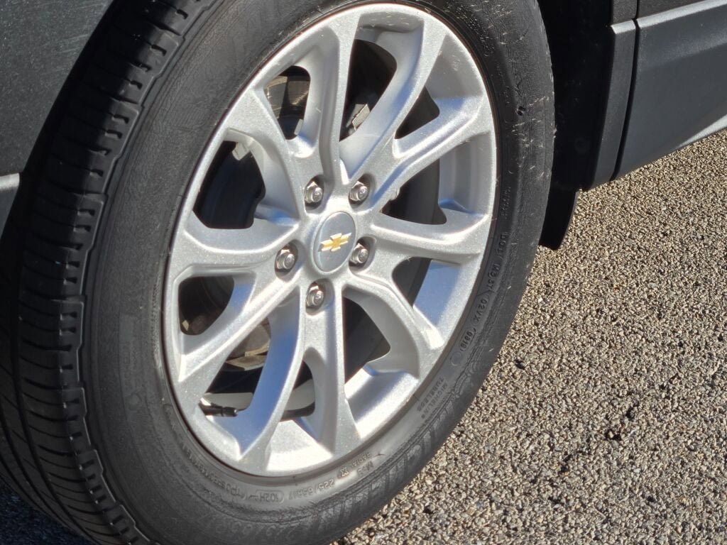 Used 2018 Chevrolet Equinox LT image 10