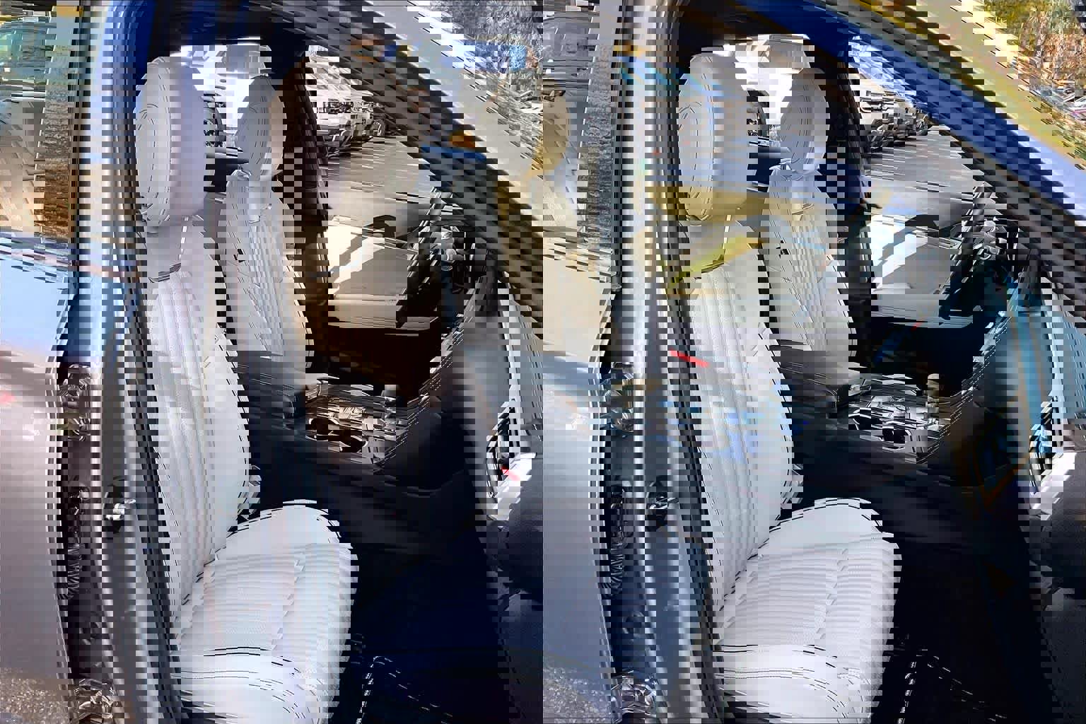 Used 2025 Genesis G70 3.3T Advanced image 9