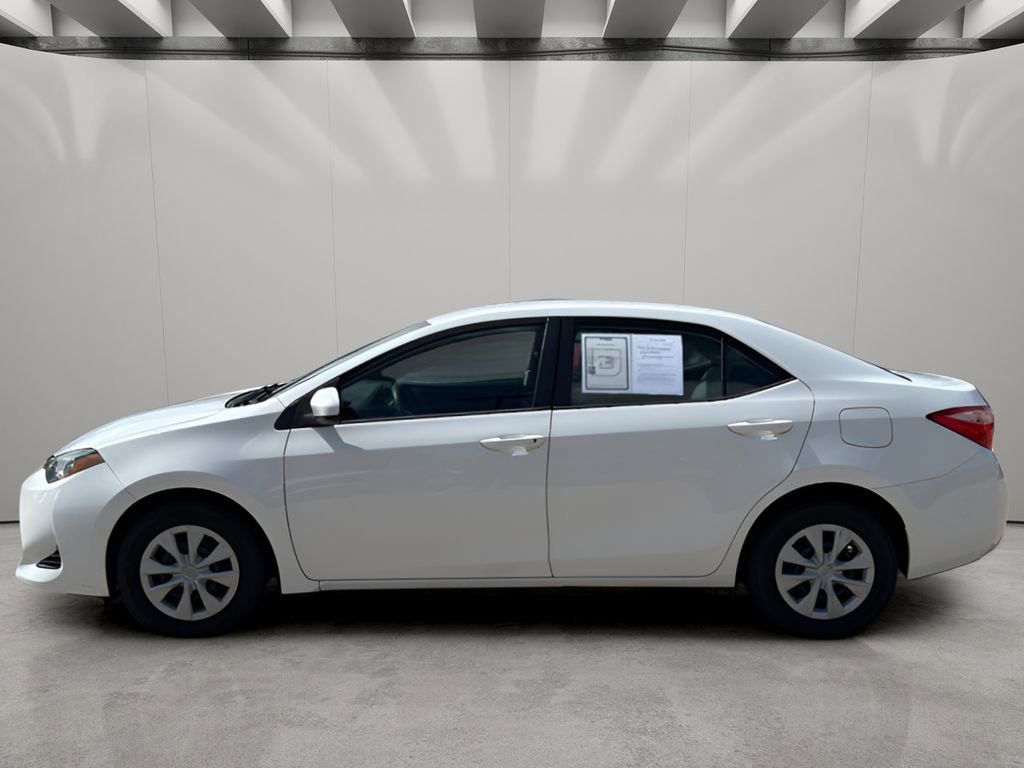 Used 2019 Toyota Corolla L image 2