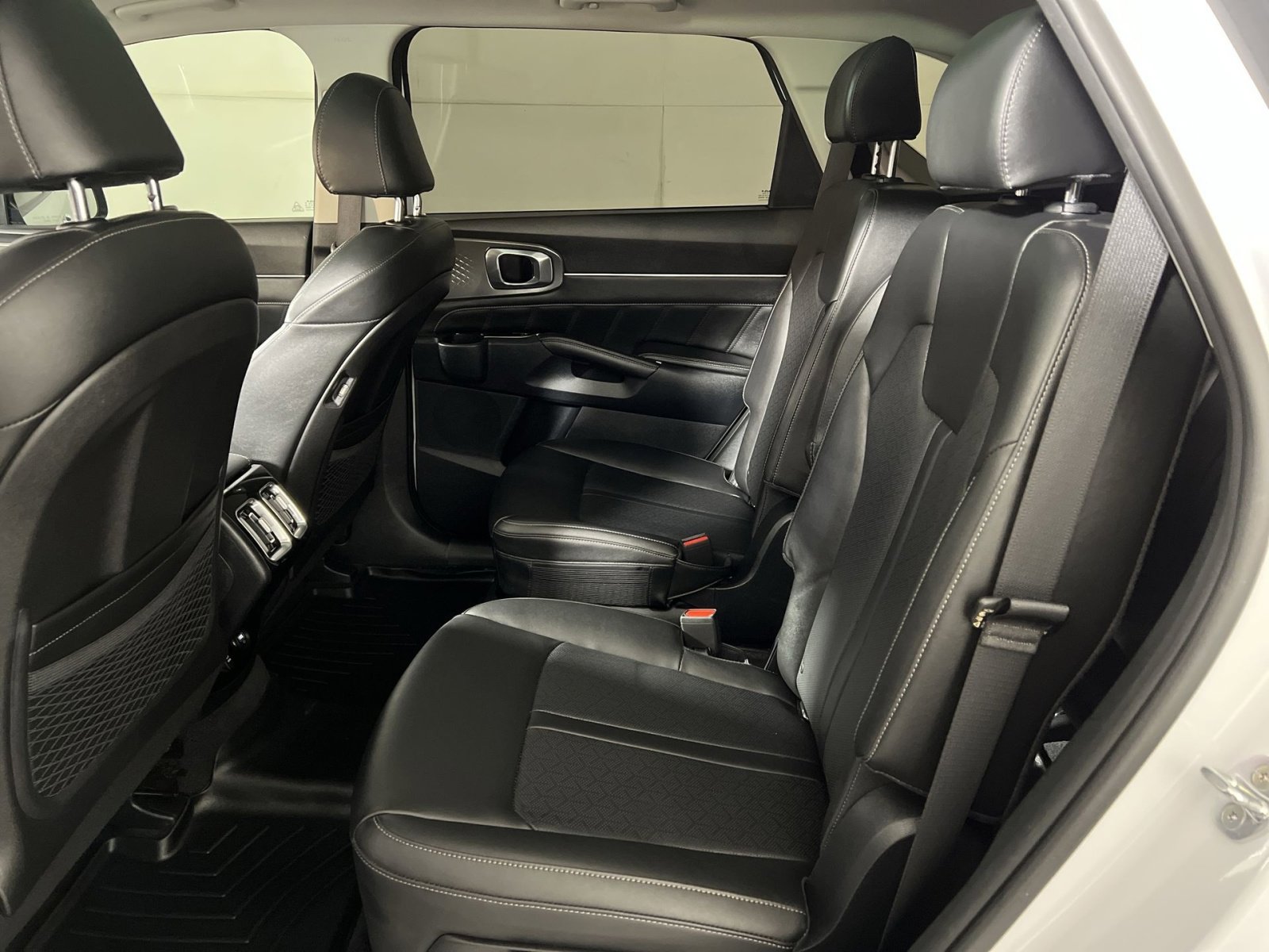 Used 2022 Kia Sorento SX image 25