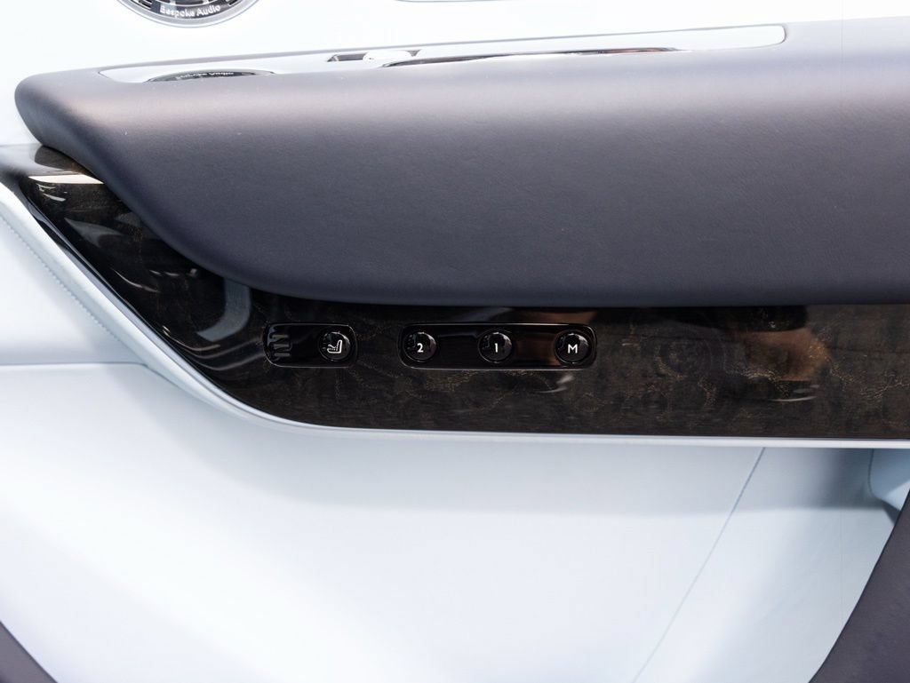 Certified 2022 Rolls-Royce Cullinan w/ Cullinan Package AWD/4WD image 81