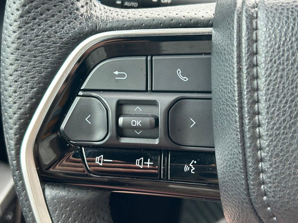 Used 2023 Toyota Tundra Platinum w/ Advanced Package AWD/4WD image 47
