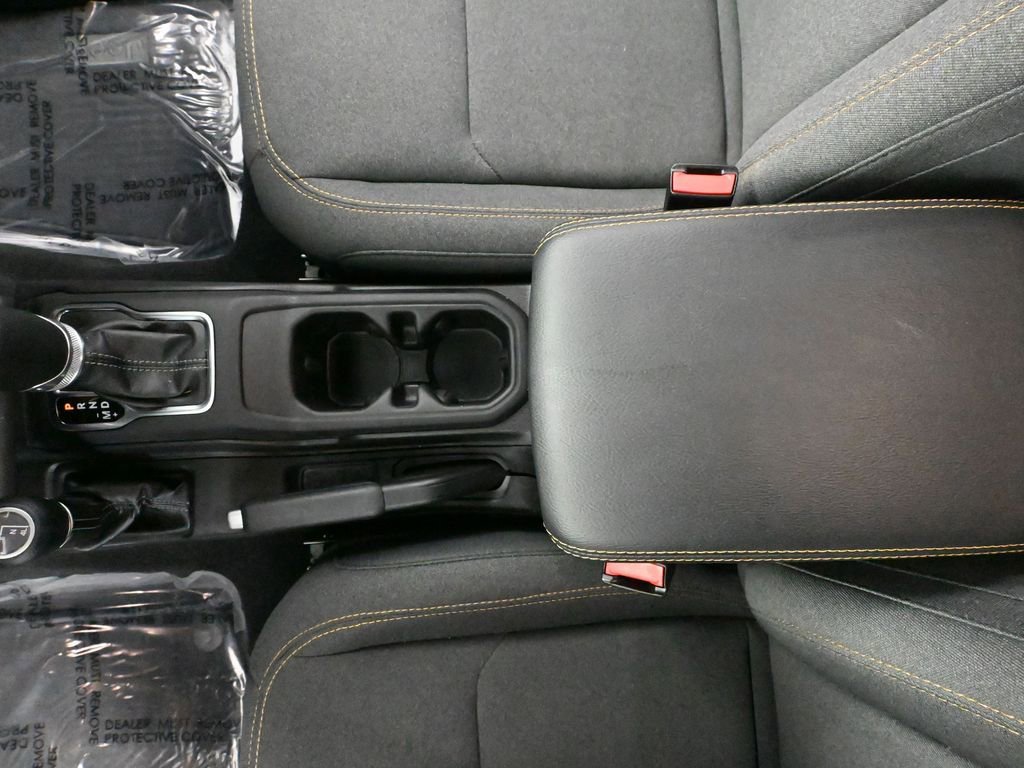 Used 2024 Jeep Wrangler Sahara image 31