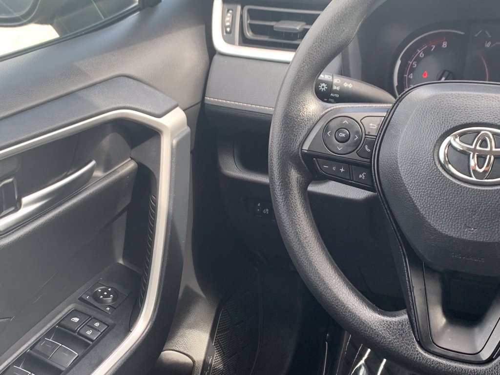 Used 2025 Toyota RAV4 XLE AWD/4WD image 10