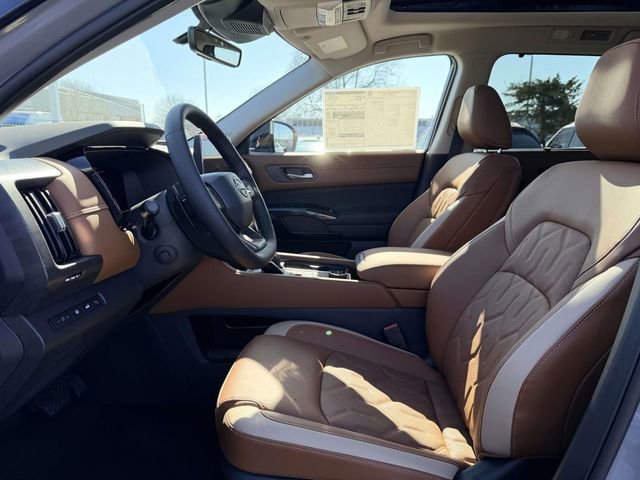 New 2026 Nissan Pathfinder Platinum image 16