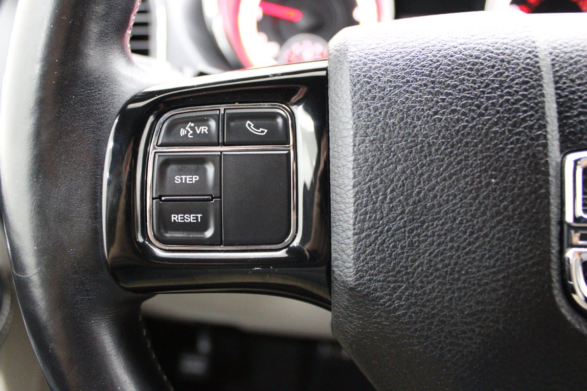 Used 2016 Dodge Grand Caravan SXT FWD image 19