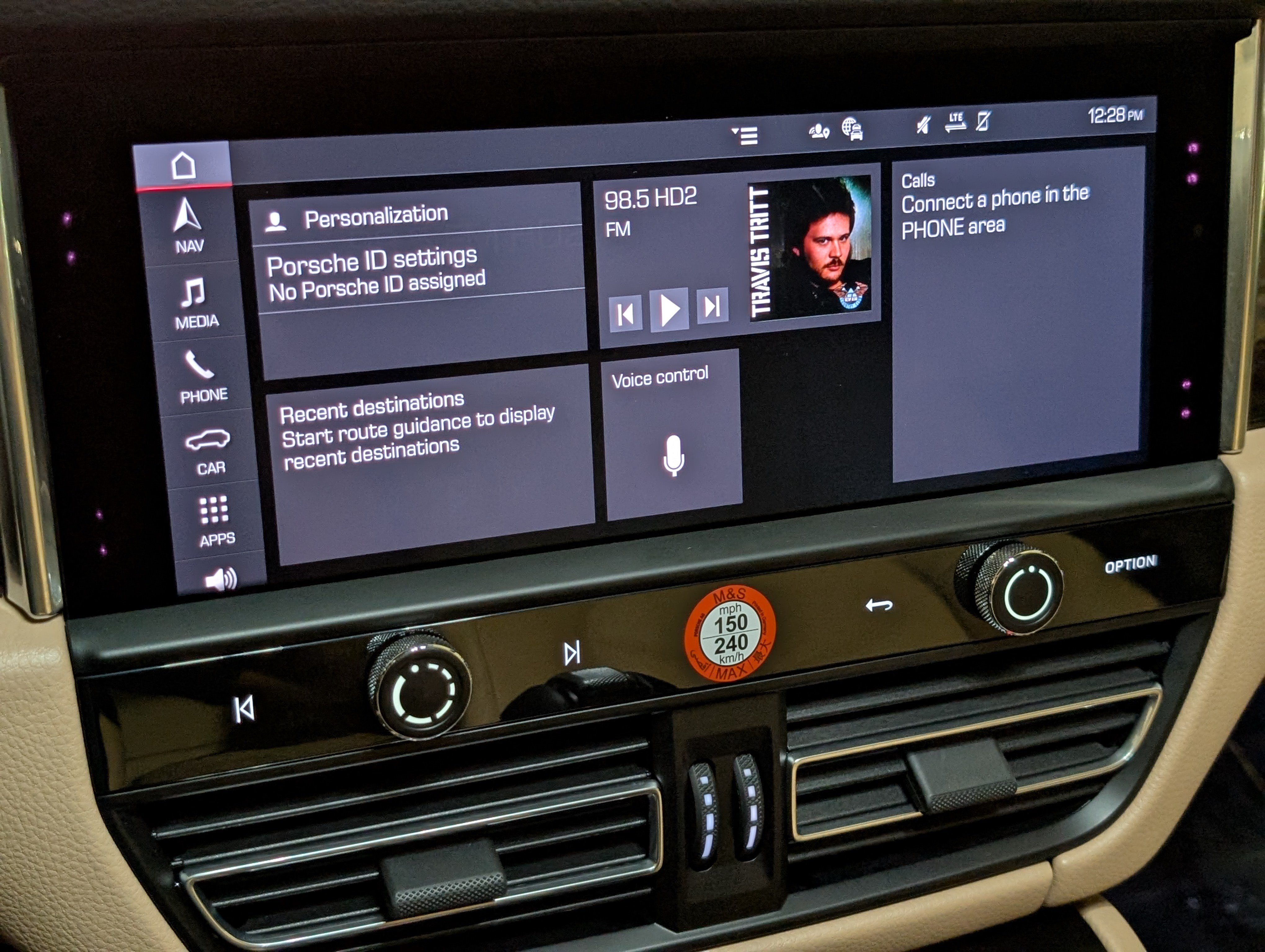 Certified 2026 Porsche Macan AWD/4WD image 33