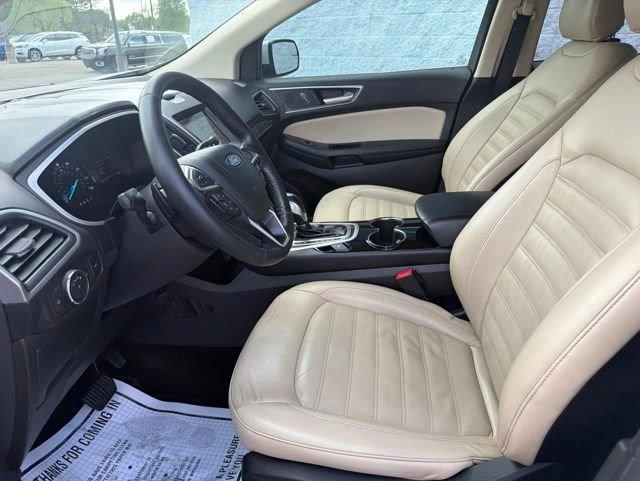Used 2018 Ford Edge SEL w/ Equipment Group 201A FWD image 12