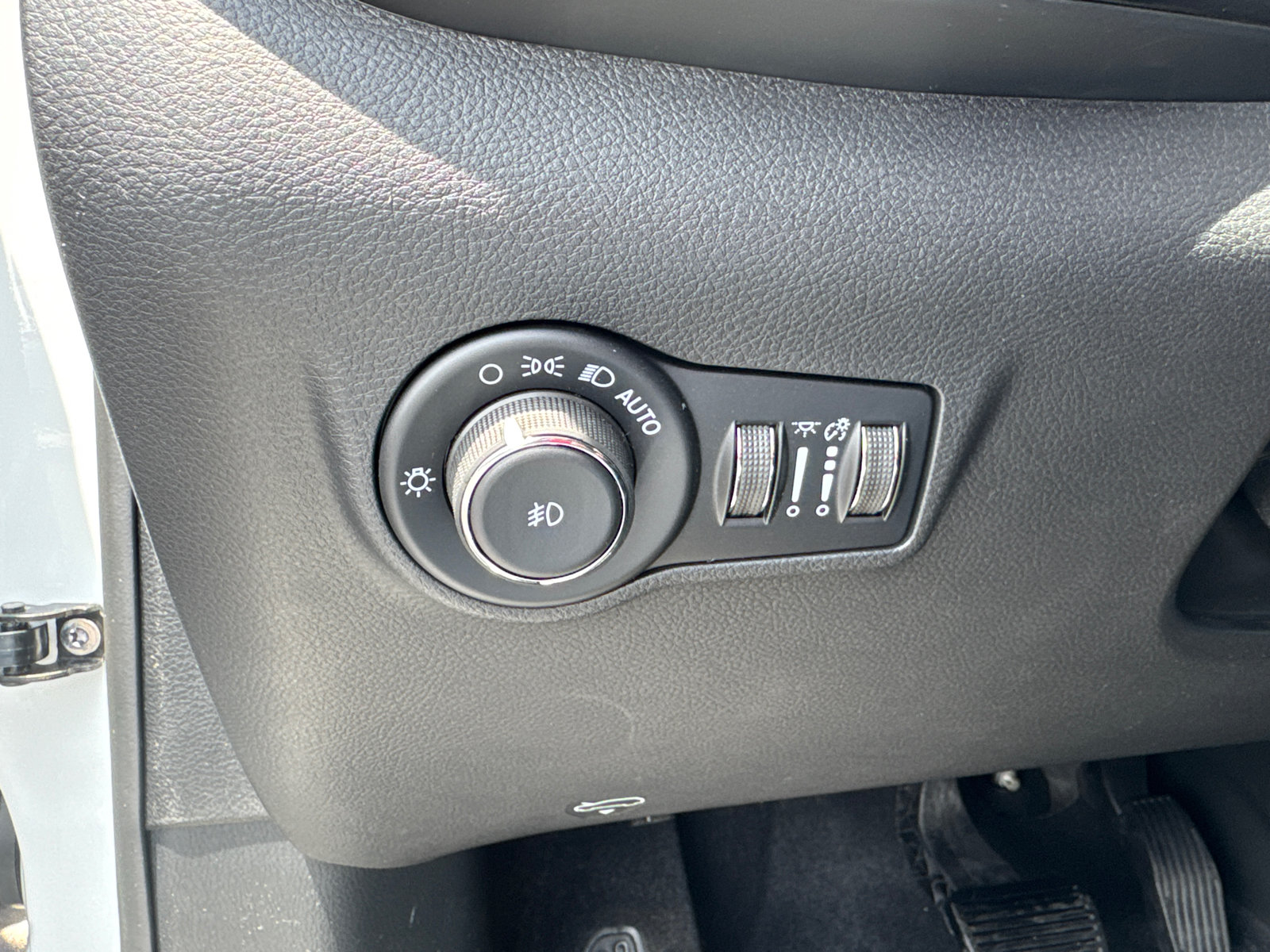 New 2026 Jeep Compass Latitude AWD/4WD image 15