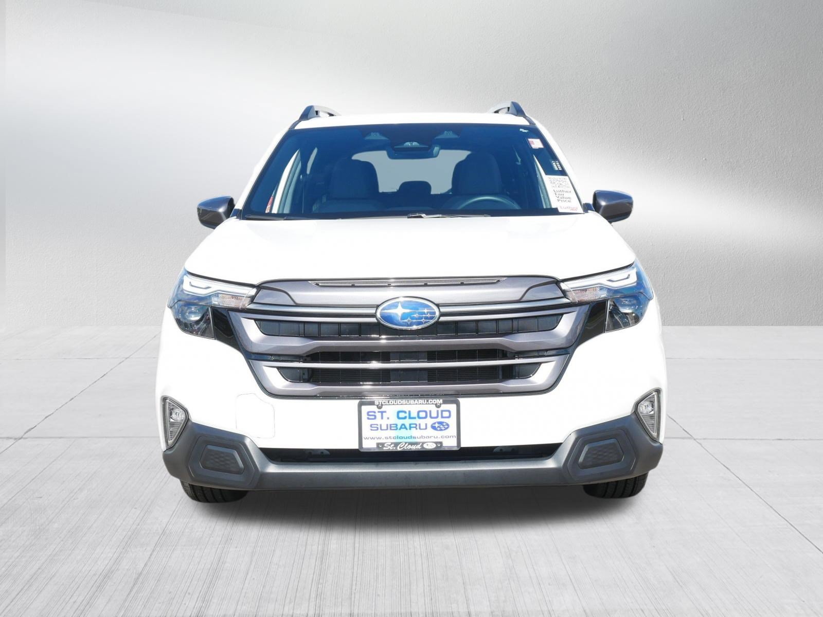 Used 2026 Subaru Forester Premium AWD/4WD image 2