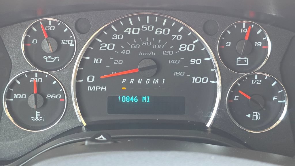 Used 2024 Chevrolet Express 2500 w/ Driver Convenience Package RWD image 24