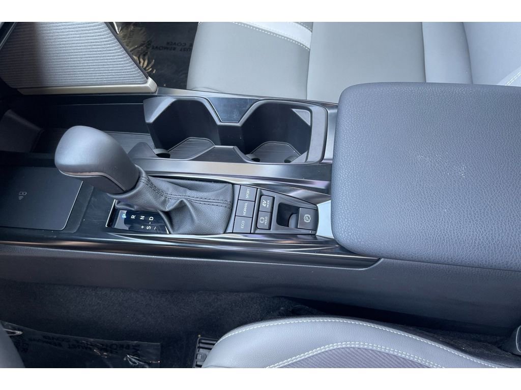 Used 2025 Toyota Camry SE w/ Convenience Package FWD image 30