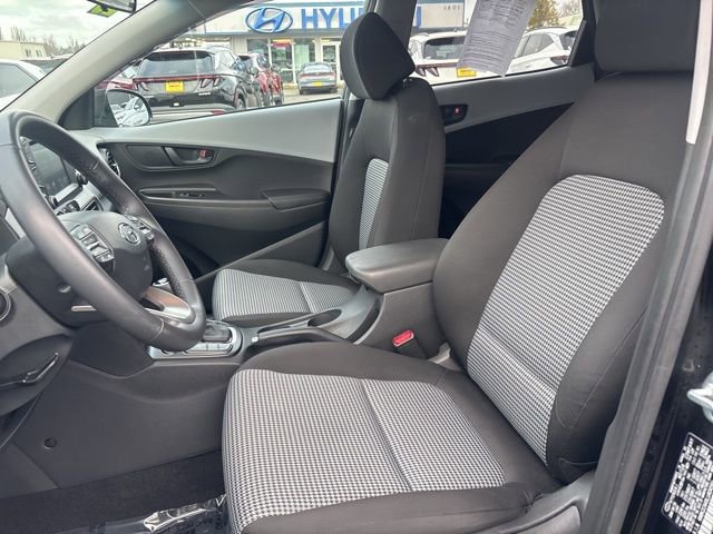 Used 2020 Hyundai Kona SEL w/ Cargo Package image 18