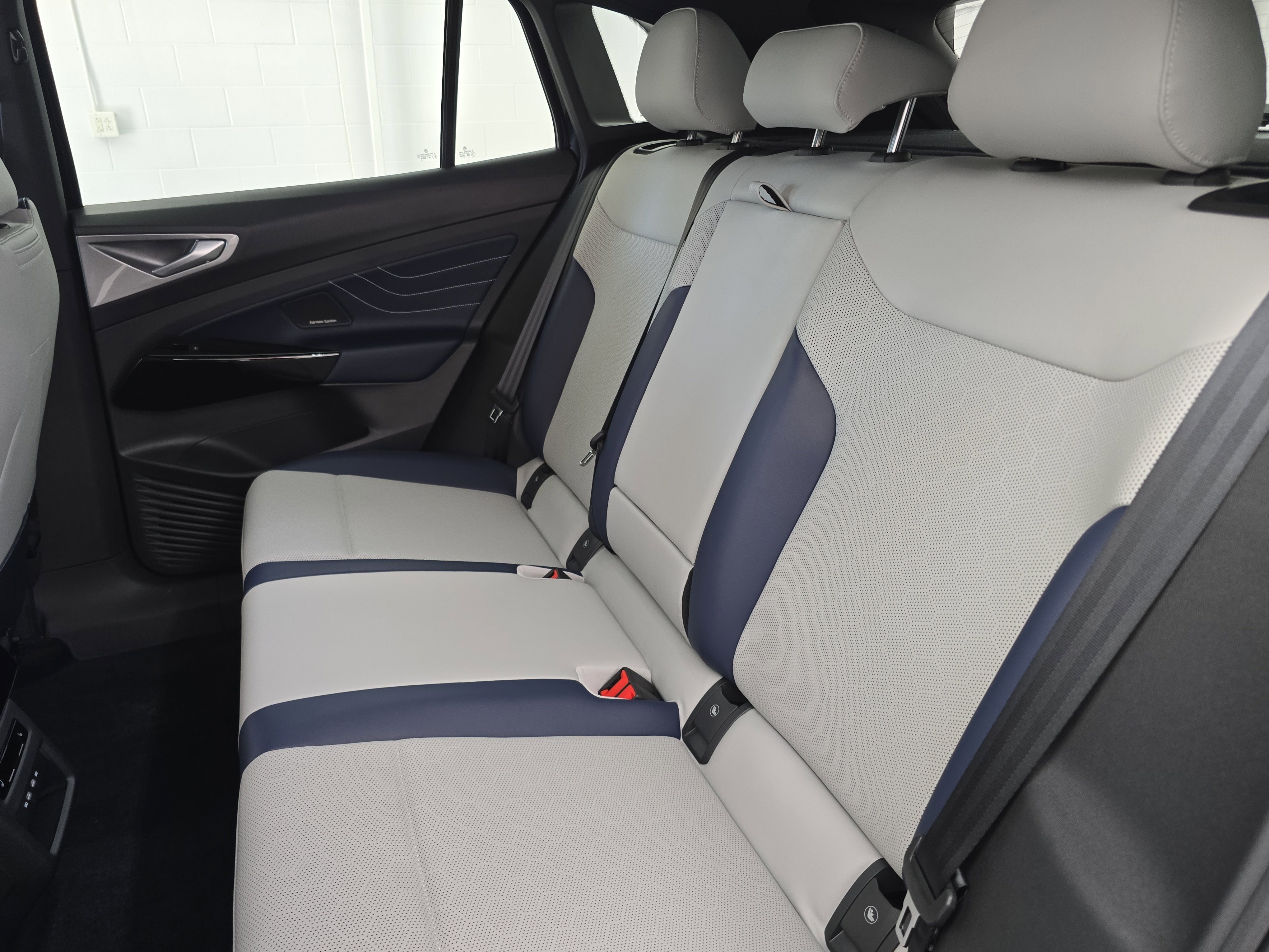 New 2025 Volkswagen ID.4 Pro S Plus image 14