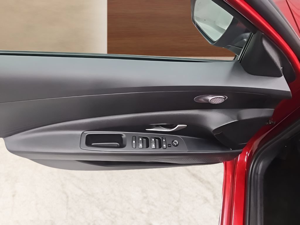 Used 2024 Hyundai Elantra SEL FWD image 10
