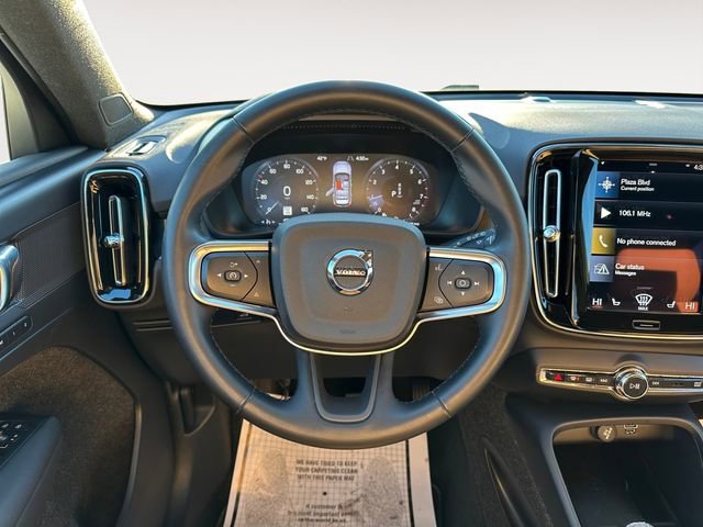 Used 2022 Volvo XC40 T5 Inscription w/ Climate Package image 12