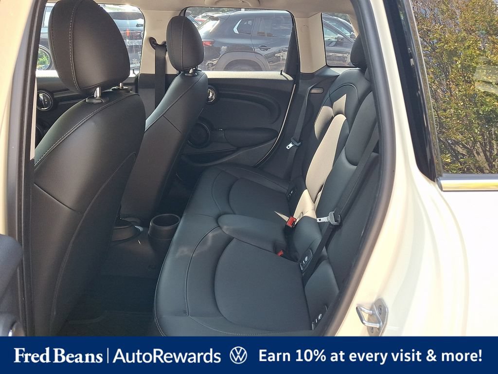 Used 2021 MINI Cooper 4-Door Hardtop w/ Storage Package FWD image 15