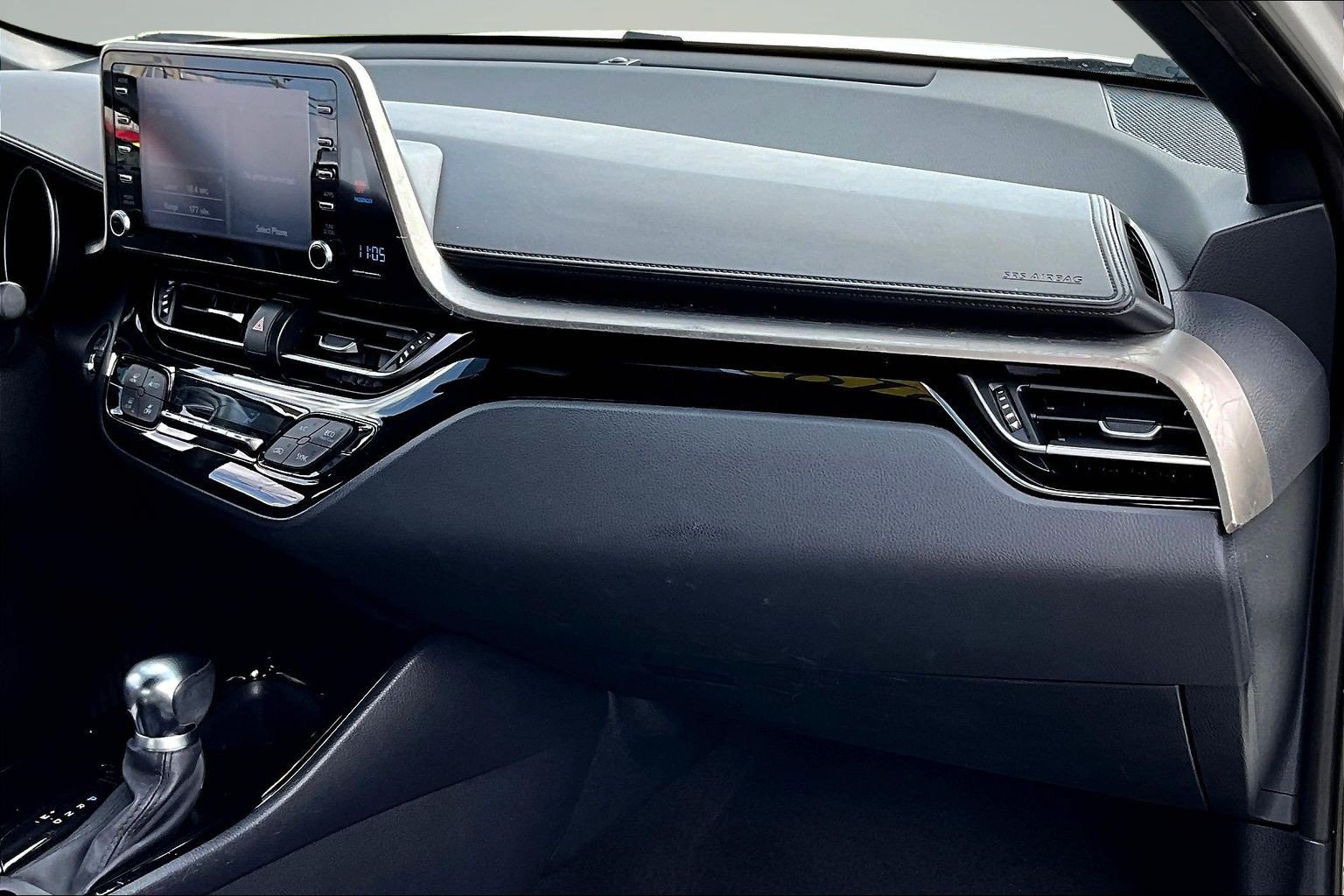 Used 2019 Toyota C-HR XLE FWD image 22